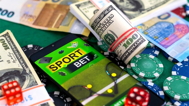 Get your hands on huge rewards with top slots and table games Get your hands on huge rewards with top slots and table games